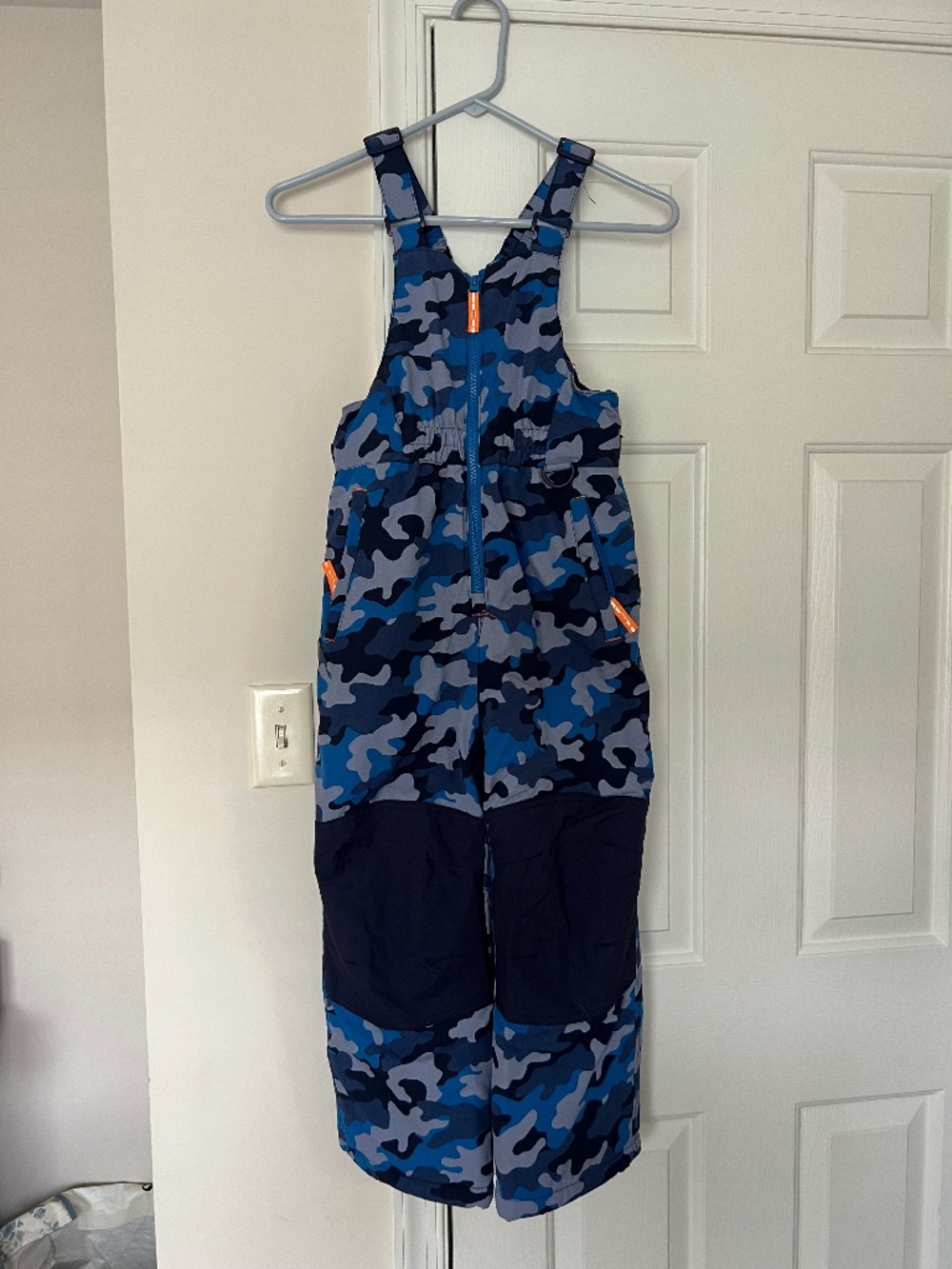 Amazon Essentials Snow Bibs, Size S (6-7), Zipper Pockets